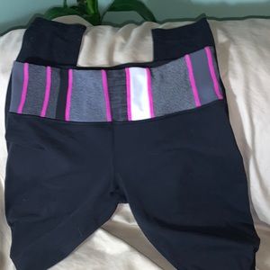 Lululemon low waist legging. Black. size 6